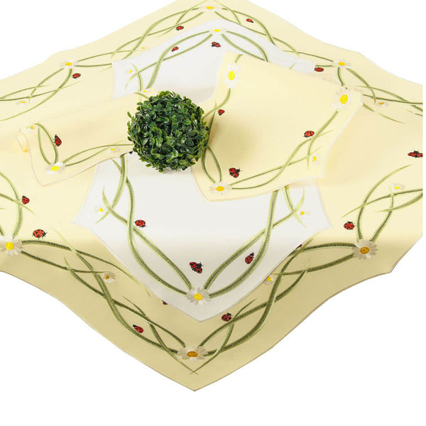 Table Cloth - Ladybugs & Woven Daisy Pattern