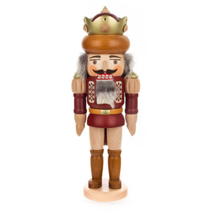 This Dregeno Nutcracker - King Natural is the perfect addition to any holiday display. Crafted from high-quality wood with natural tones and intricate detailing like the gold crown and grey beard and hair, it ensures a decorative touch sure to impress.