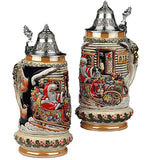 Beer stein with Santa Claus sitting in his sleigh fully packed with toys. The door of the house in front of the sleigh is invitingly open. On the side you can see a red banner with the inscription "Merry Christmas" (Merry Christmas).
